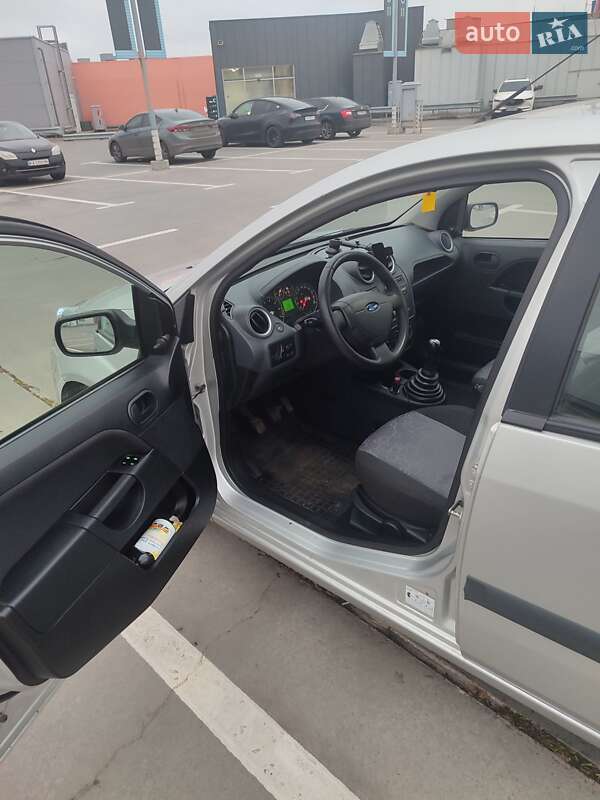 Хетчбек Ford Fiesta 2007 в Києві