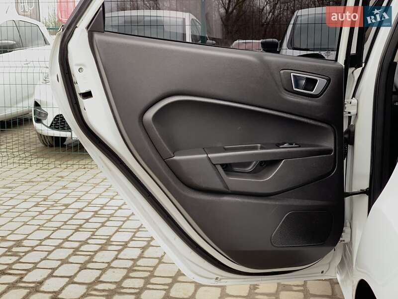 Седан Ford Fiesta 2015 в Бердичеве