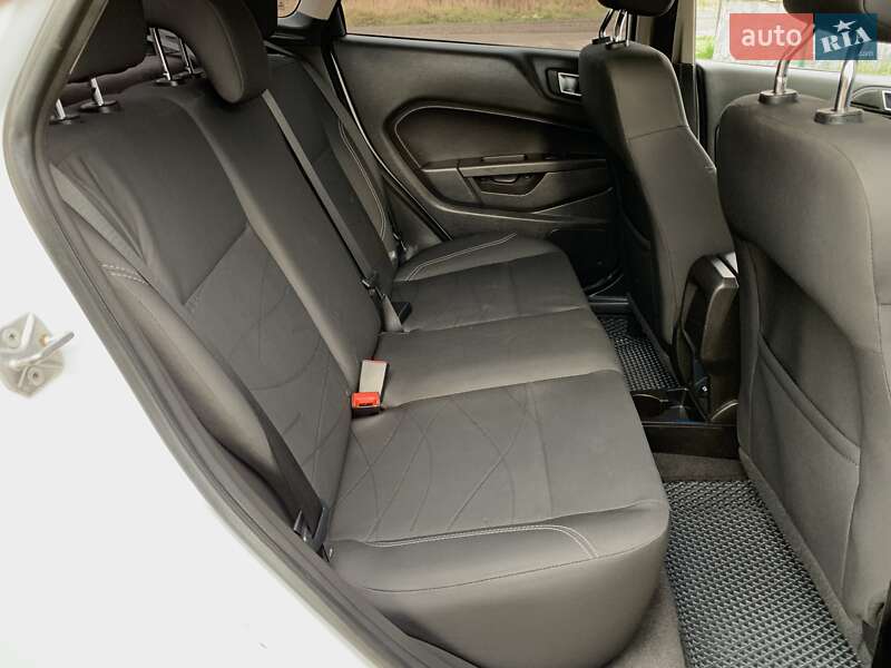 Седан Ford Fiesta 2015 в Бердичеве