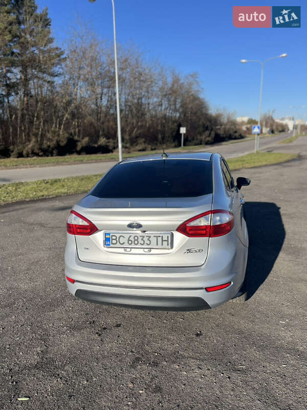 Седан Ford Fiesta 2018 в Львові