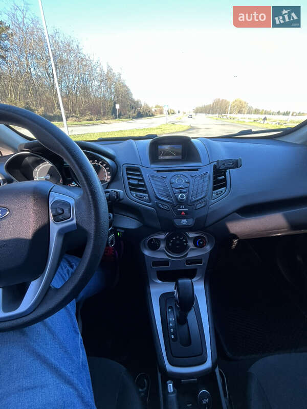 Седан Ford Fiesta 2018 в Львові