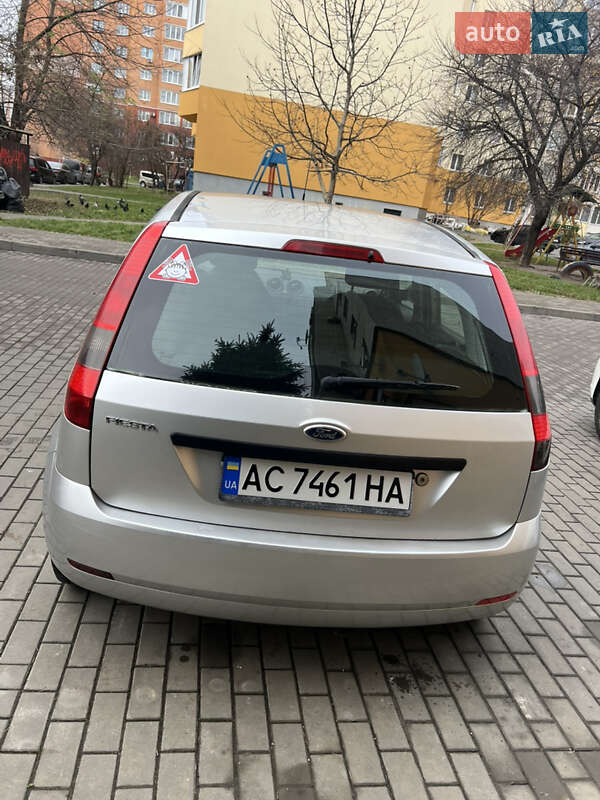 Хэтчбек Ford Fiesta 2004 в Луцке
