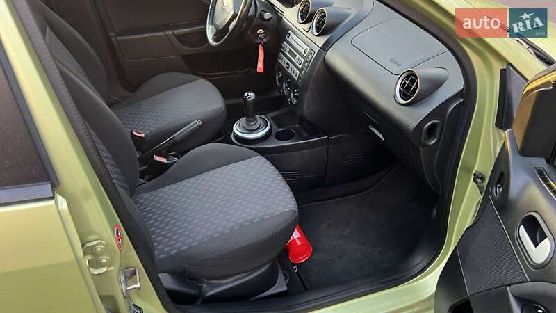 Хетчбек Ford Fiesta 2005 в Миколаєві
