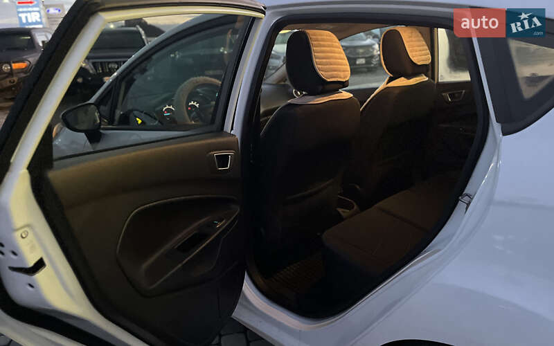 Хетчбек Ford Fiesta 2016 в Мукачевому