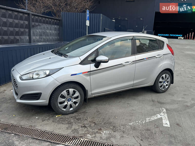 Хетчбек Ford Fiesta 2017 в Києві