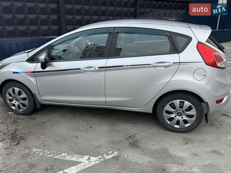 Хетчбек Ford Fiesta 2017 в Києві