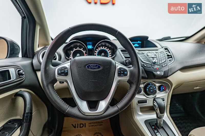 Хэтчбек Ford Fiesta 2016 в Киеве