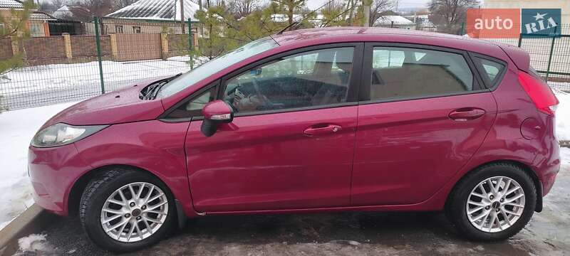 Хетчбек Ford Fiesta 2012 в Дніпрі фото 2 Хетчбек Ford Fiesta 2012 в Дніпрі