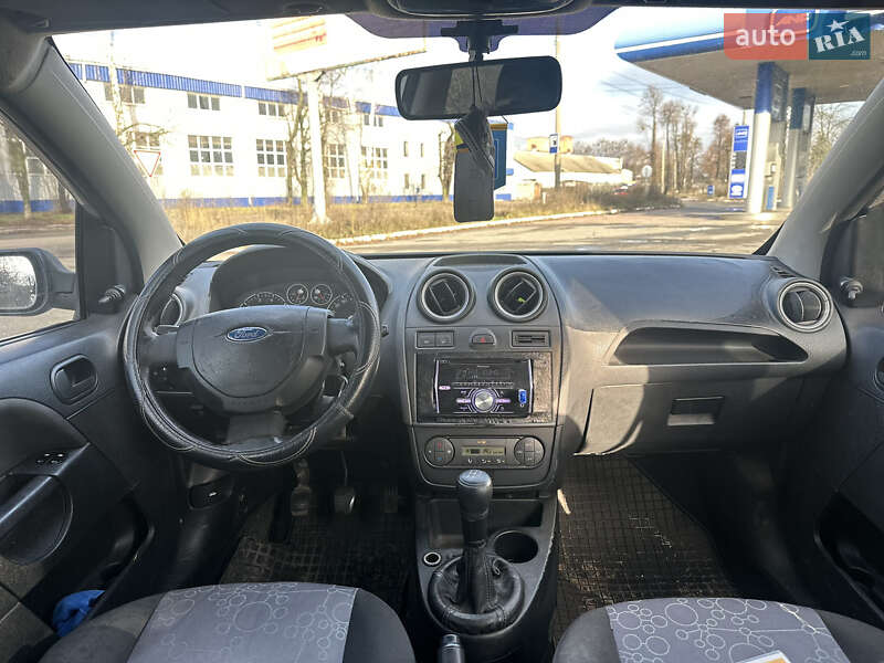 Хэтчбек Ford Fiesta 2008 в Сумах