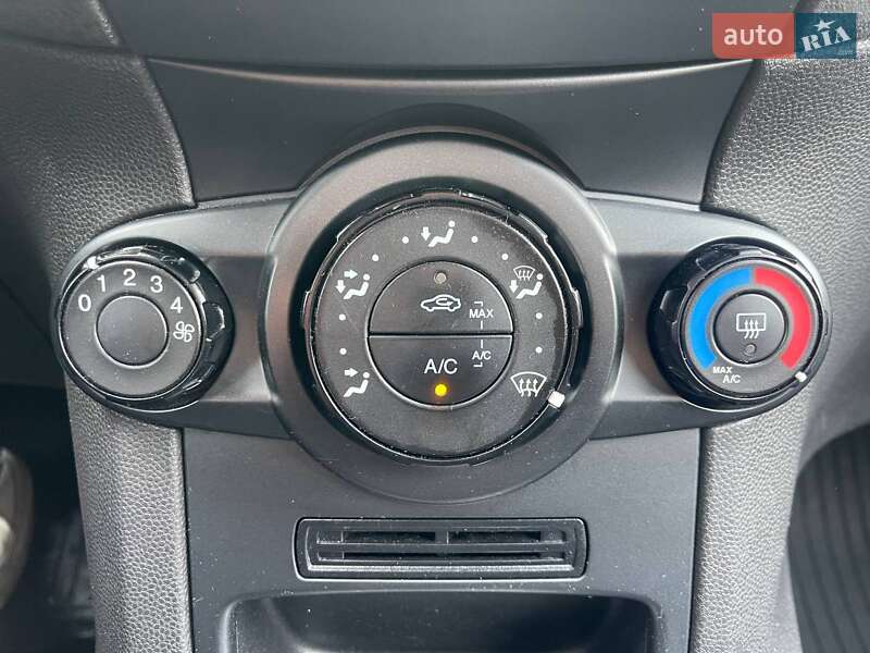 Хетчбек Ford Fiesta 2014 в Києві фото 22 Хетчбек Ford Fiesta 2014 в Києві
