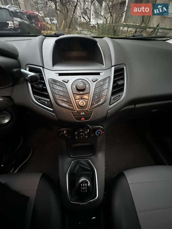 Хэтчбек Ford Fiesta 2013 в Киеве