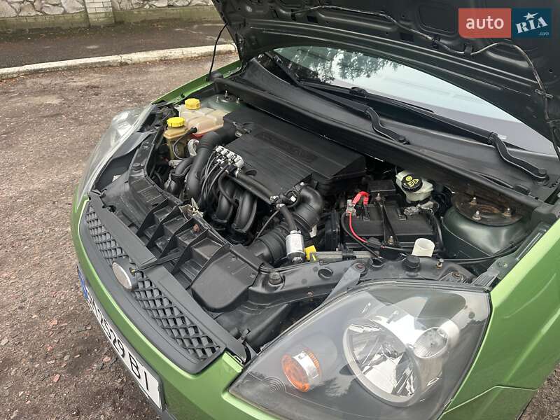 Хетчбек Ford Fiesta 2006 в Сумах