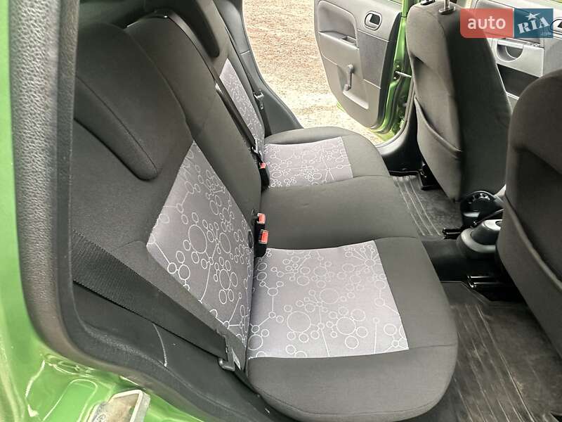 Хетчбек Ford Fiesta 2006 в Сумах