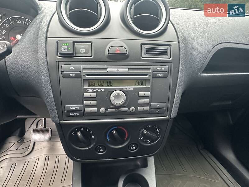 Хетчбек Ford Fiesta 2006 в Сумах