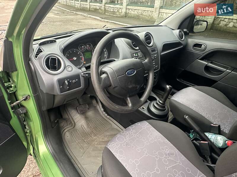 Хетчбек Ford Fiesta 2006 в Сумах