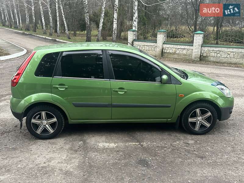 Хетчбек Ford Fiesta 2006 в Сумах