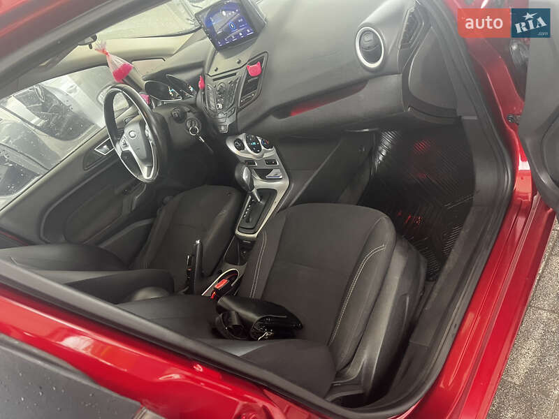Седан Ford Fiesta 2014 в Луцке