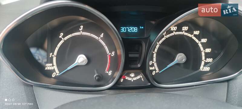 Хетчбек Ford Fiesta 2014 в Дніпрі