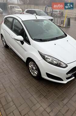 Хэтчбек Ford Fiesta 2016 в Казатине