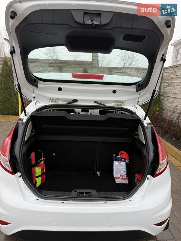 Хэтчбек Ford Fiesta 2016 в Казатине