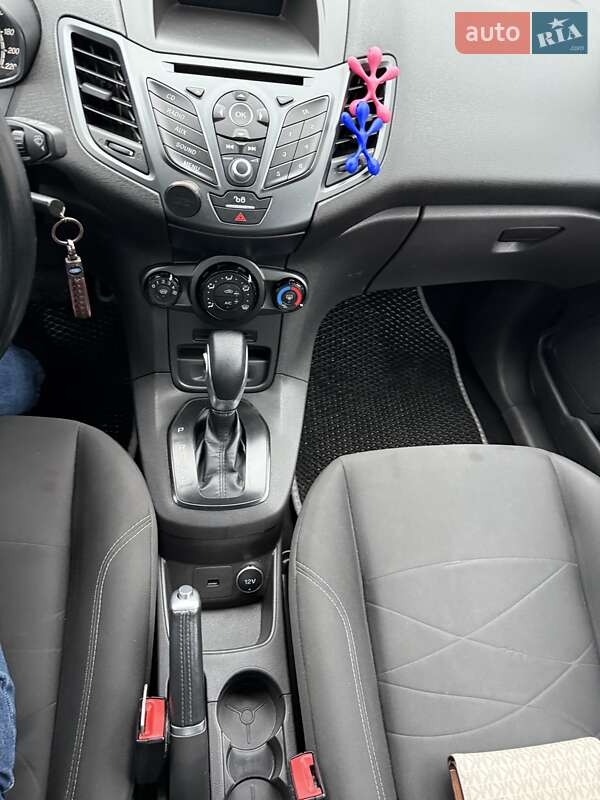 Хэтчбек Ford Fiesta 2016 в Казатине