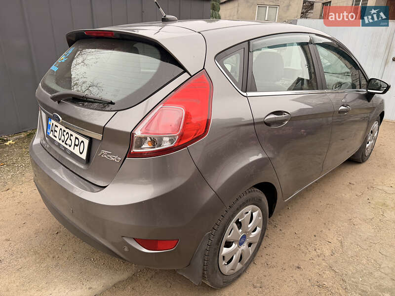 Хетчбек Ford Fiesta 2013 в Дніпрі