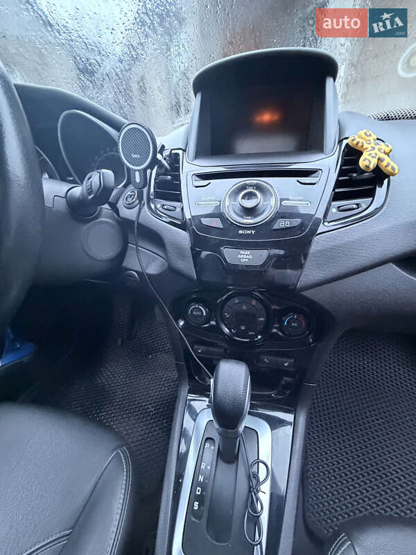 Хетчбек Ford Fiesta 2013 в Дніпрі