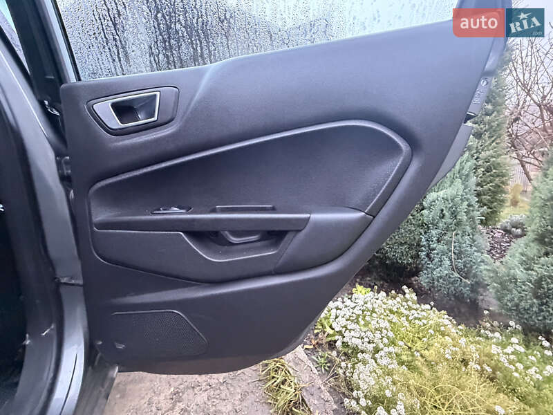 Хетчбек Ford Fiesta 2013 в Дніпрі