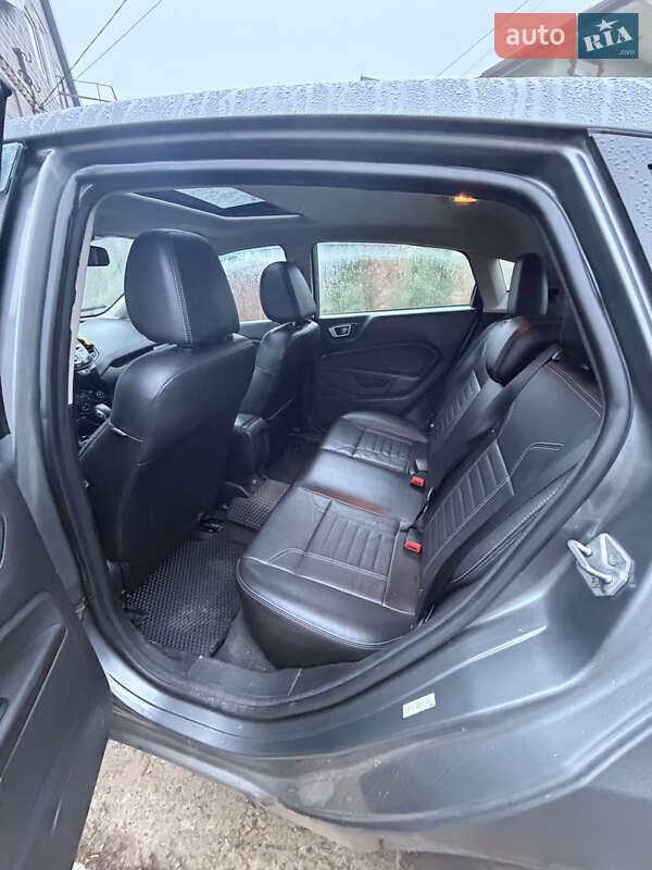 Хетчбек Ford Fiesta 2013 в Дніпрі