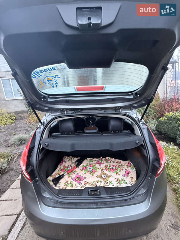 Хетчбек Ford Fiesta 2013 в Дніпрі