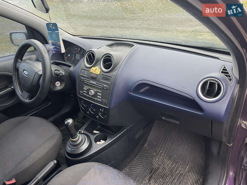 Хэтчбек Ford Fiesta 2006 в Тернополе