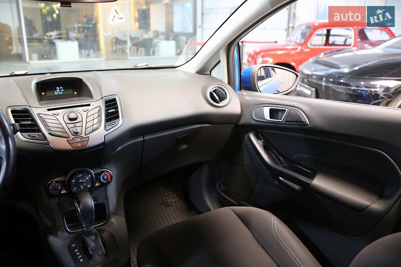 Хетчбек Ford Fiesta 2014 в Києві