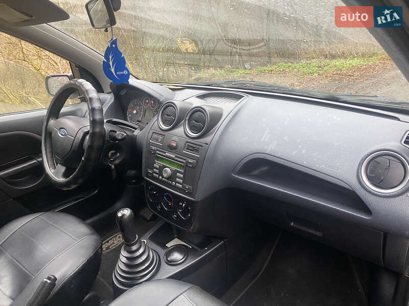 Хетчбек Ford Fiesta 2007 в Нижніх Воротах
