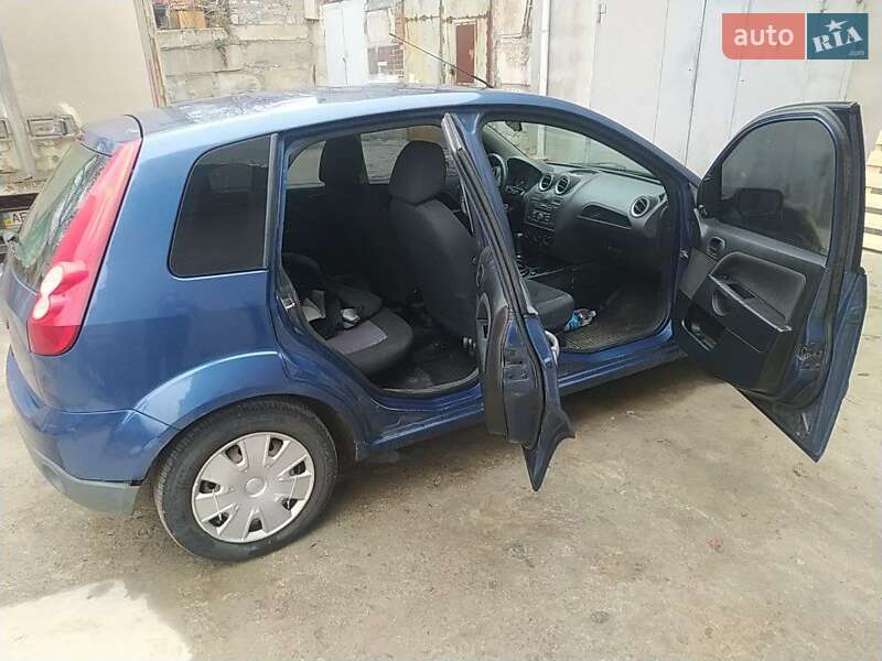 Хэтчбек Ford Fiesta 2006 в Днепре