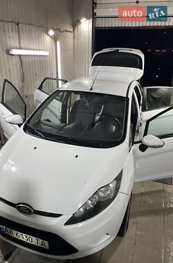 Хэтчбек Ford Fiesta 2012 в Киеве