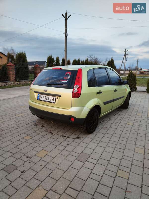 Хэтчбек Ford Fiesta 2007 в Вараше