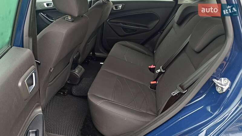 Хетчбек Ford Fiesta 2016 в Києві