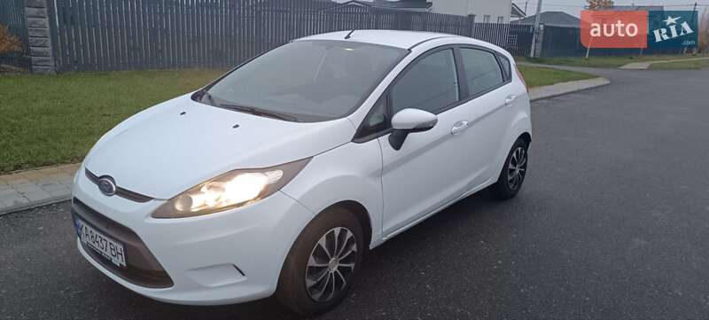 Хэтчбек Ford Fiesta 2011 в Глевахе