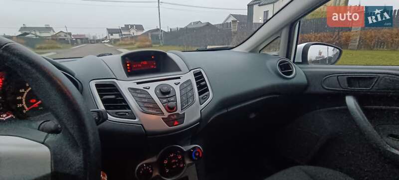 Хэтчбек Ford Fiesta 2011 в Глевахе
