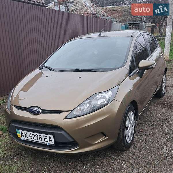 Хэтчбек Ford Fiesta 2012 в Чугуеве
