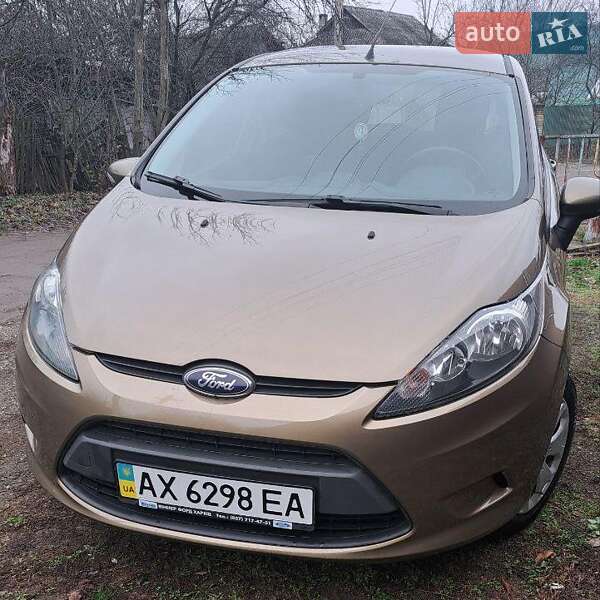 Хэтчбек Ford Fiesta 2012 в Чугуеве