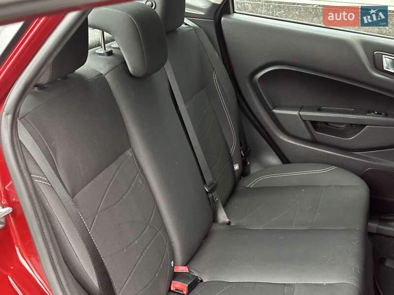 Седан Ford Fiesta 2014 в Києві