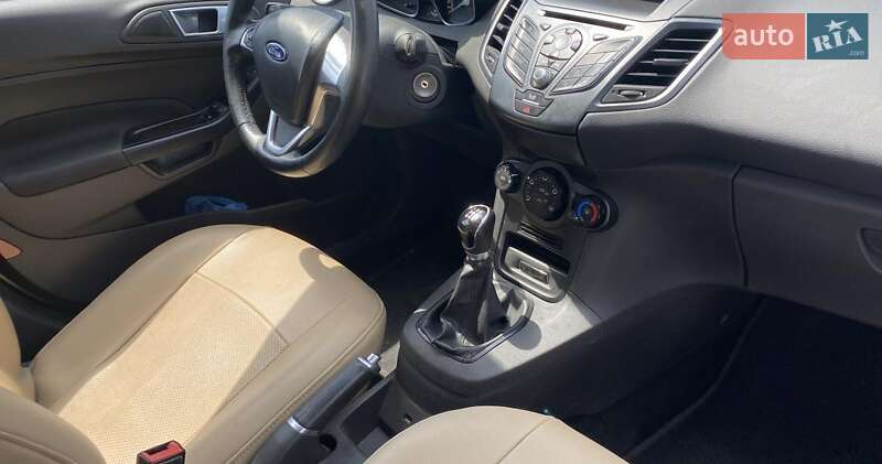 Хэтчбек Ford Fiesta 2016 в Днепре фото 5 Хэтчбек Ford Fiesta 2016 в Днепре