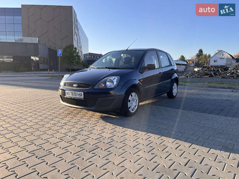 Хэтчбек Ford Fiesta 2008 в Мукачево