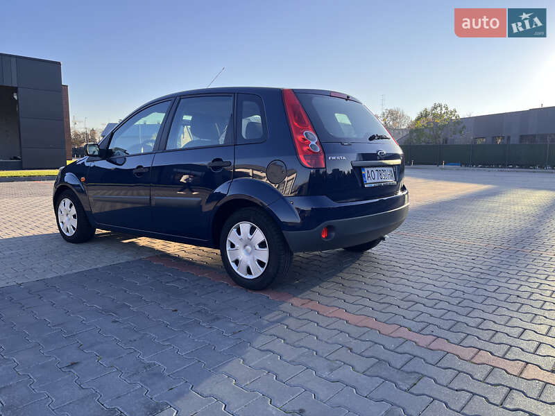 Хэтчбек Ford Fiesta 2008 в Мукачево