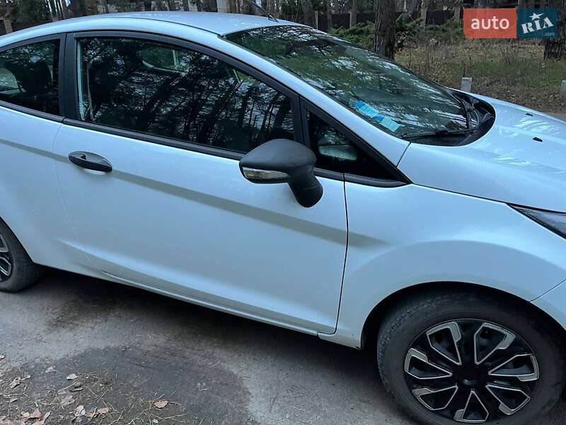 Хэтчбек Ford Fiesta 2013 в Новомосковске фото 5 Хэтчбек Ford Fiesta 2013 в Новомосковске