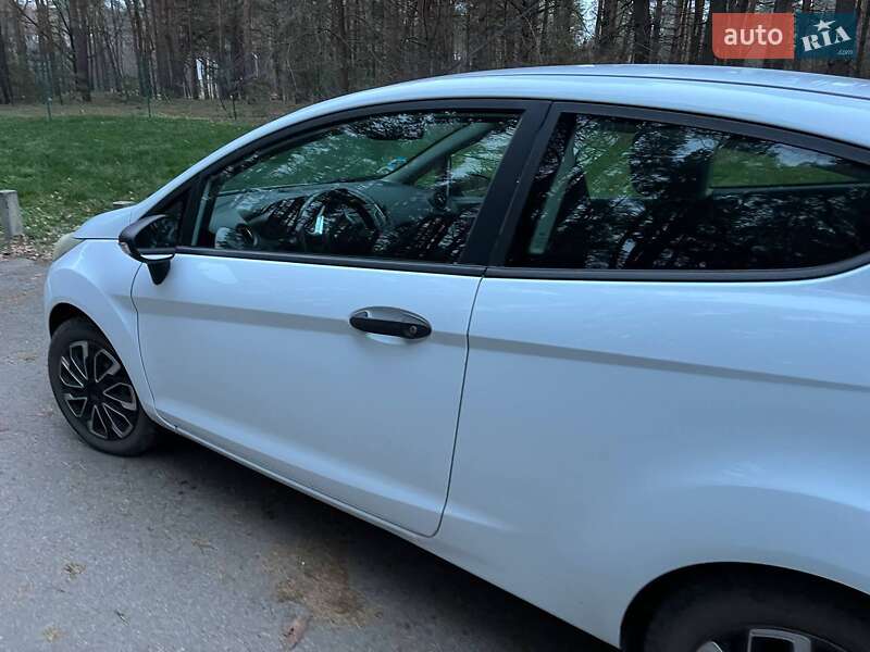 Хэтчбек Ford Fiesta 2013 в Новомосковске фото 11 Хэтчбек Ford Fiesta 2013 в Новомосковске