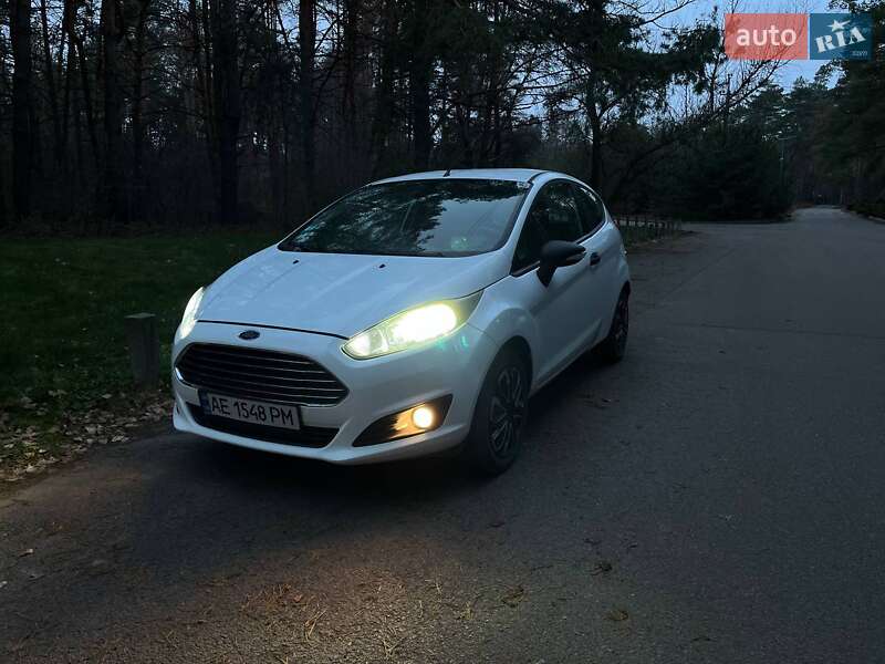 Хэтчбек Ford Fiesta 2013 в Новомосковске фото 15 Хэтчбек Ford Fiesta 2013 в Новомосковске