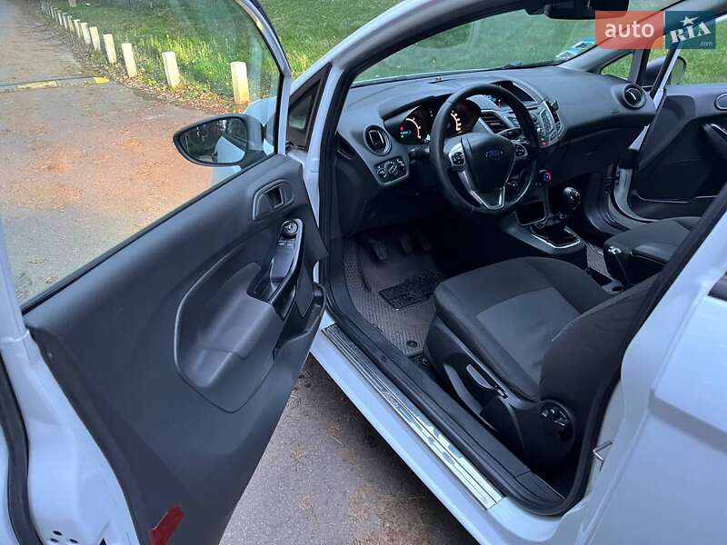 Хэтчбек Ford Fiesta 2013 в Новомосковске фото 20 Хэтчбек Ford Fiesta 2013 в Новомосковске