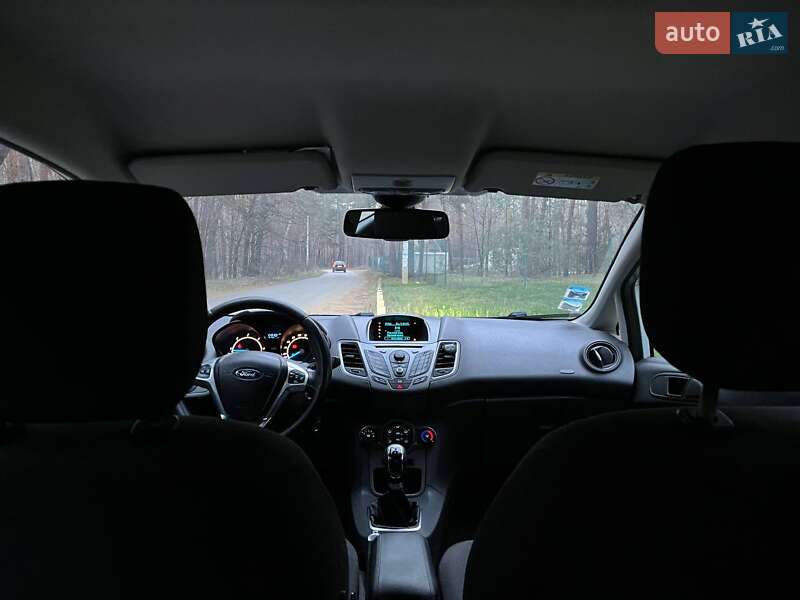 Хэтчбек Ford Fiesta 2013 в Новомосковске фото 26 Хэтчбек Ford Fiesta 2013 в Новомосковске